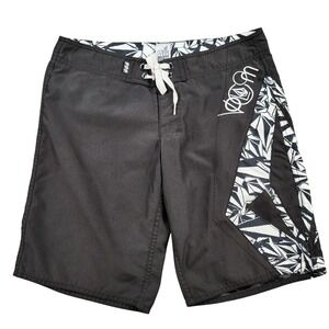 Volcom Miss Mod Women's Foster Remix 11" Boardshorts Black Geometric Size 7